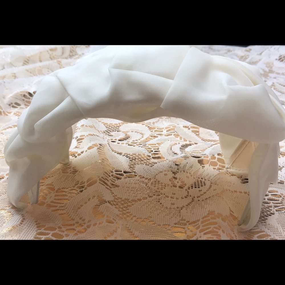 Vintage ivory white cream hat flapper roaring 20s